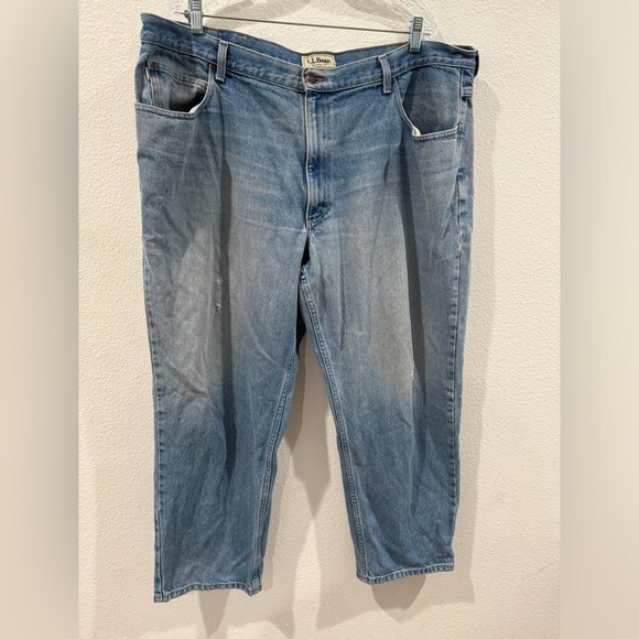 L.L. Bean Relaxed Fit Light Blue Wash Worn-In Distressed Jeans Size 44x29 - Picture 1 of 16